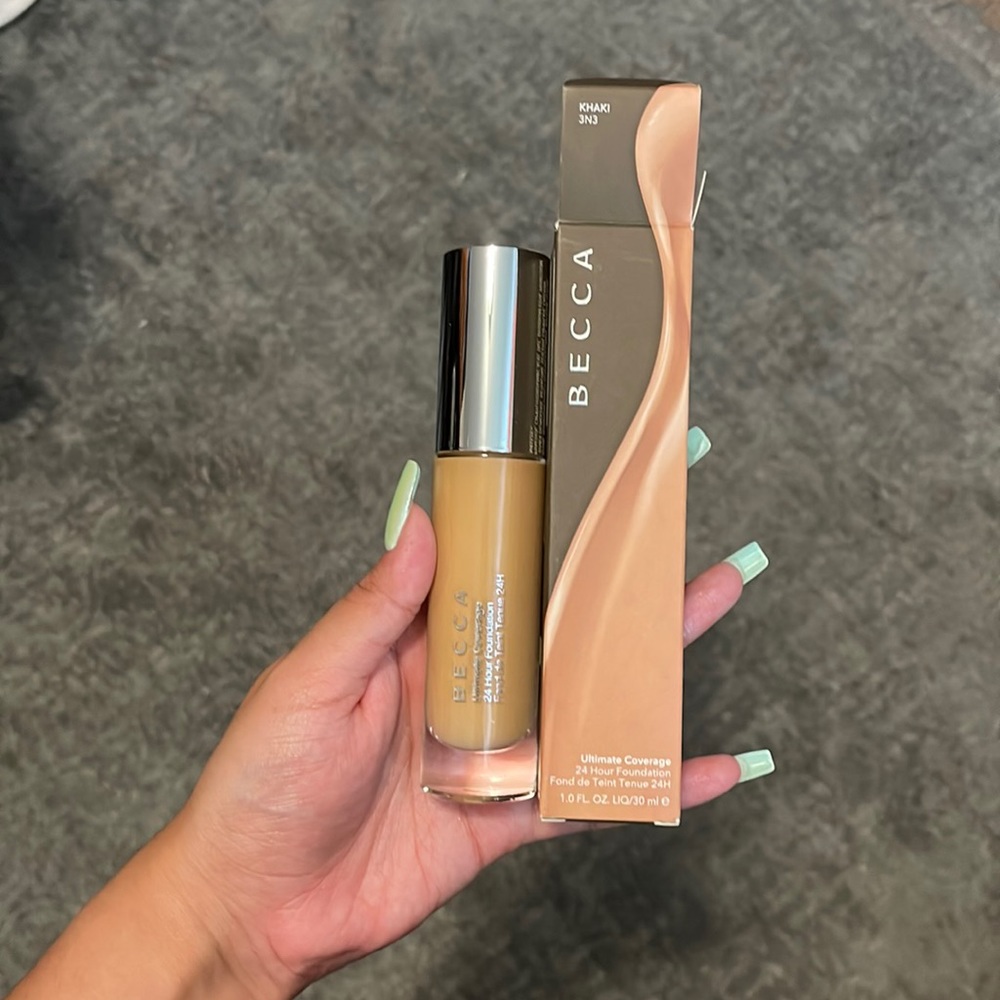 Becca Foundation 24 Hour Ultimate Coverage